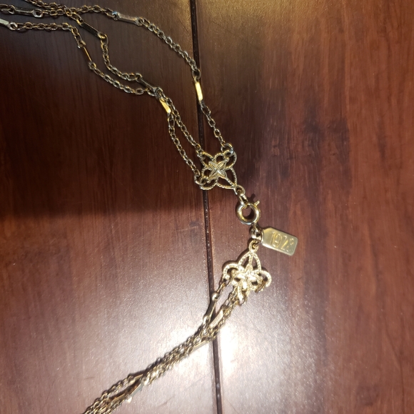 Elegant Gold Necklace for Women - Picture 3 of 3